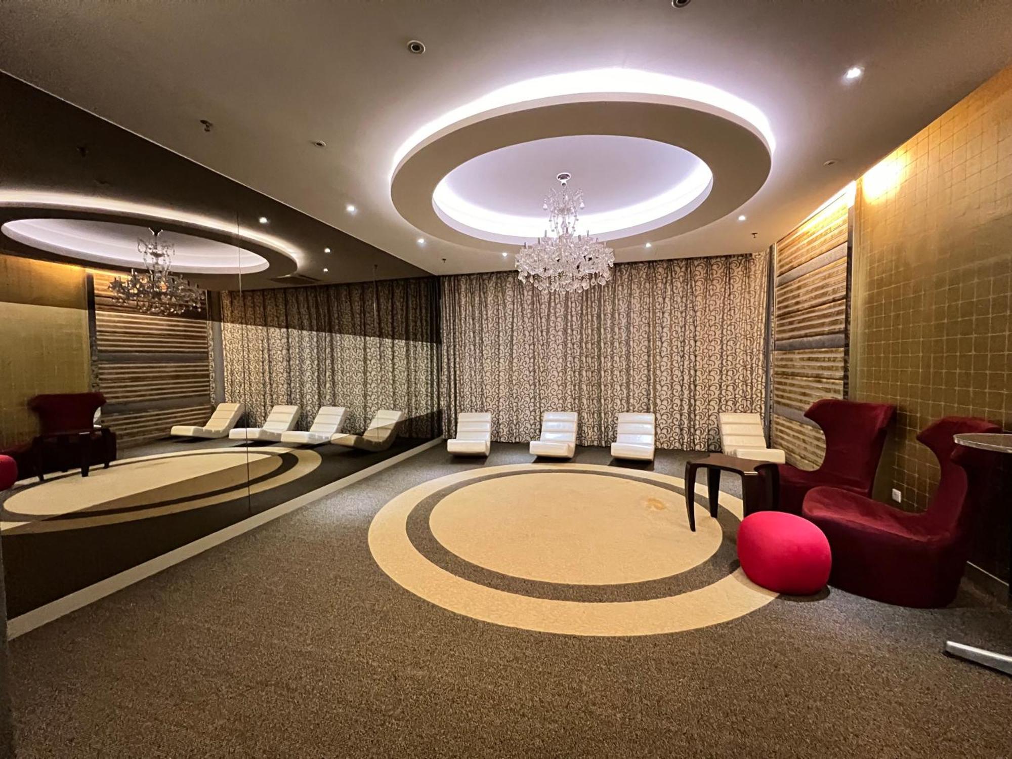Apartemen Regalia & By Enjoy Your *